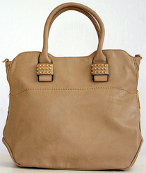 Trendy CROSSBODY béžová kabelka taška s CVOČKY a ZIPY